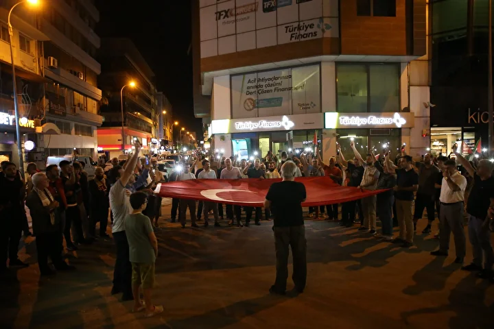 tum turkiye sumud icin meydanlarda yurdun dort bir yaninda sovlar duzenleniyor 12 gwJqVzuO