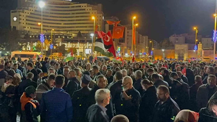tum turkiye sumud icin meydanlarda yurdun dort bir yaninda sovlar duzenleniyor 20 NGcZh2wY