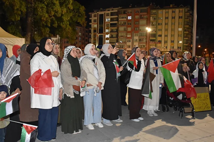 tum turkiye sumud icin meydanlarda yurdun dort bir yaninda sovlar duzenleniyor 7 QVu2IHy5
