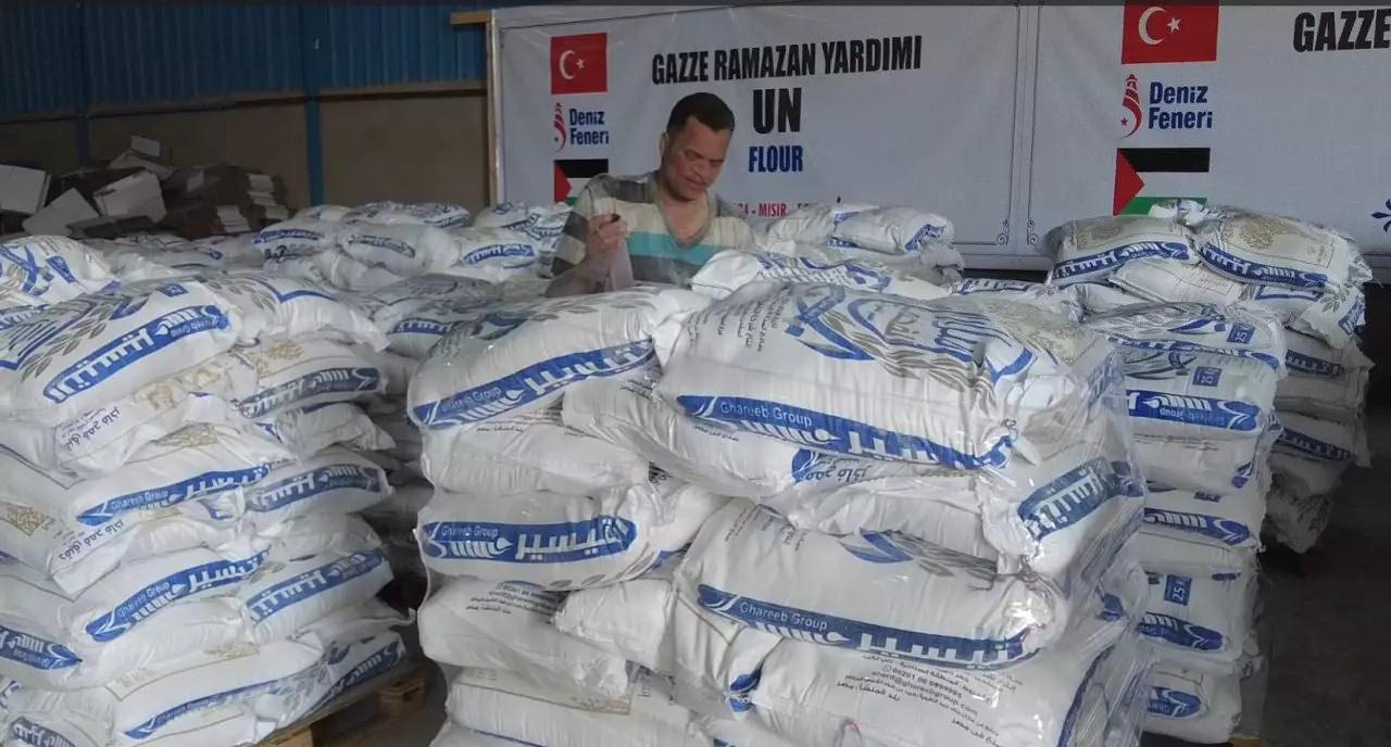 turk yardim tirlari gazzeye girmeye basladi 4 af4Spad6