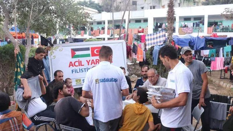 turk yardim tirlari gazzeye girmeye basladi 9 cwDgbk9j