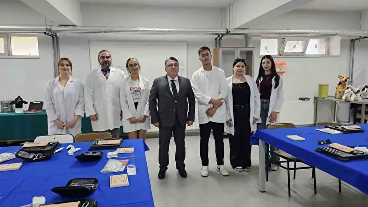 Türkiye’de bir birinci: Meslek yüksekokulunda veteriner sıhhat eğitimi simülatörlerle veriliyor 5 turkiyede bir birinci meslek yuksekokulunda veteriner sihhat egitimi simulatorlerle veriliyor 4 NbiGU898