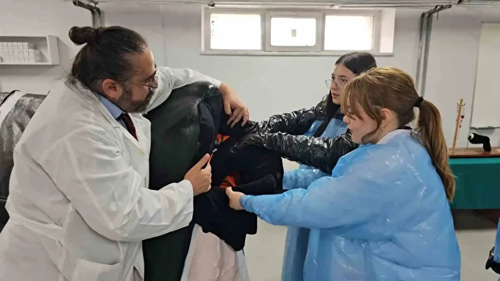 Türkiye’de bir birinci: Meslek yüksekokulunda veteriner sıhhat eğitimi simülatörlerle veriliyor 6 turkiyede bir birinci meslek yuksekokulunda veteriner sihhat egitimi simulatorlerle veriliyor 5 eA8OGrvL