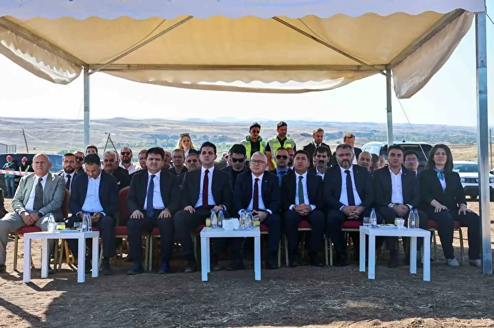 Türkiye’nin en yüksek kapasiteli santrallerinden birisi Sivas’ta hizmete girdi 7 turkiyenin en yuksek kapasiteli santrallerinden birisi sivasta hizmete girdi 6 VUs9VdFI
