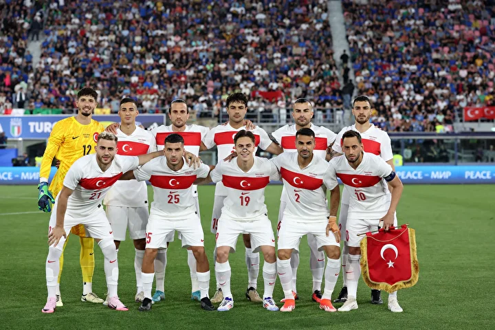 ulusal futbolcu 15 yil sonra alanlara dondu 5 TjgSkg5p