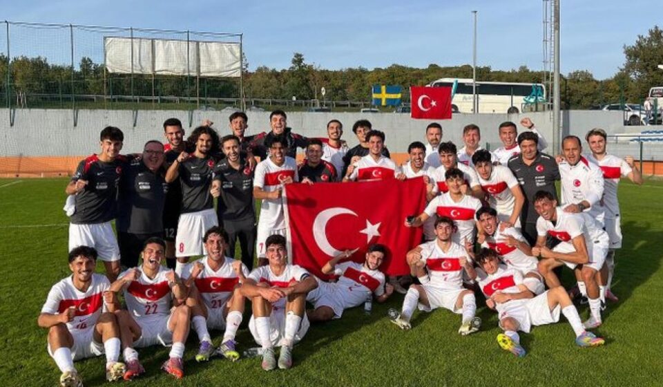 ulusal kadro farka kostu 4 gollu galibiyet aZL7SGlx.jpg