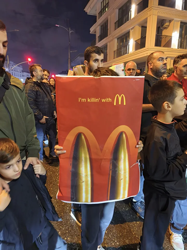 uskudarda israil boykotu mcdonalds ziddi protesto buyuyor 1 sIfSWNa2