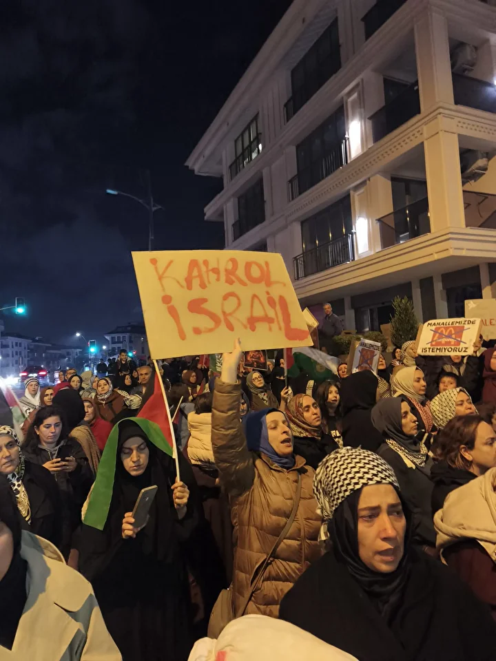 uskudarda israil boykotu mcdonalds ziddi protesto buyuyor 5 21lMC2YX