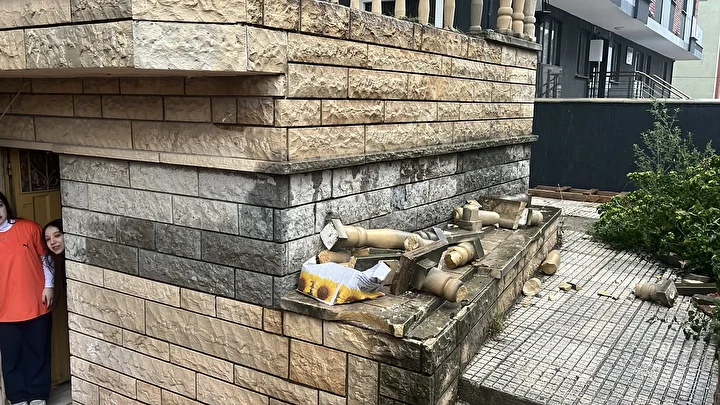 uzerine beton korkuluk dusen cocuk yaralandi 2 zjjflJYF
