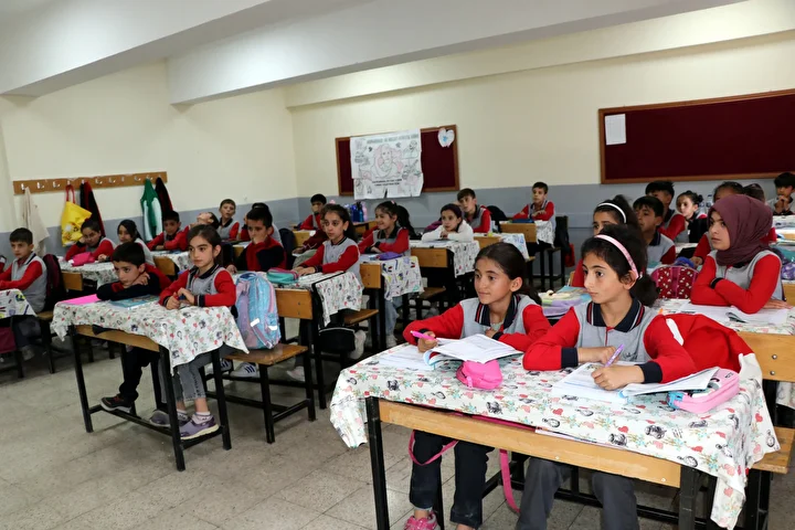 vanda 3 yil boyunca tek basina egitim goren 10 yasindaki hasret arkadaslarina kavustu 4 6NPmdGRf