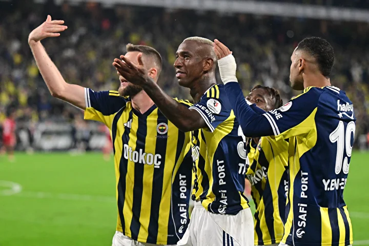 yapay zekadan fenerbahce icin bomba uefa avrupa ligi varsayimi son 6 macta 5