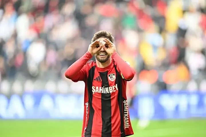 Yapay zekadan flaş Süper Lig iddiası: Şampiyonu oranıyla açıkladı! 13 yapay zekadan flas super lig iddiasi sampiyonu oraniyla acikladi 12 CHhs97Bu