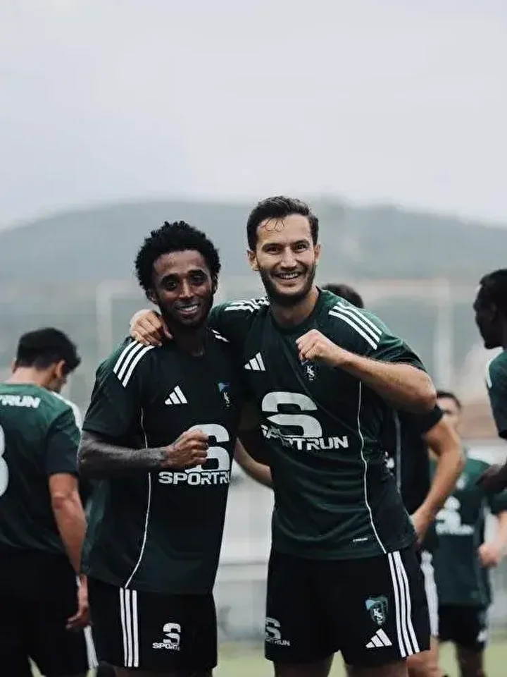 Yapay zekadan flaş Süper Lig iddiası: Şampiyonu oranıyla açıkladı! 6 yapay zekadan flas super lig iddiasi sampiyonu oraniyla acikladi 5 8WgyUeEv