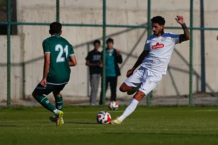 Yapay zekadan flaş Süper Lig iddiası: Şampiyonu oranıyla açıkladı! 9 yapay zekadan flas super lig iddiasi sampiyonu oraniyla acikladi 8 XeRTOHjy