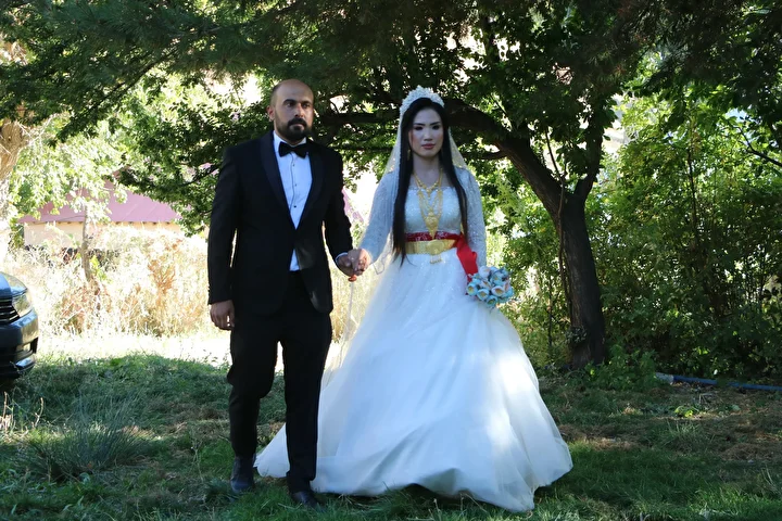 yuksekovaya uzak dogudan gelin geldi musluman oldu artik hakkaride yasayacak 0