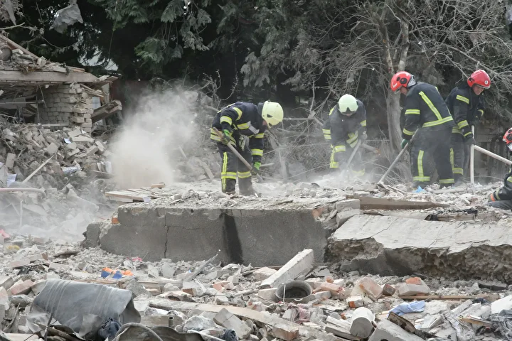 Zelenski: 'Ruslar 500'e yakın İHA ve 50'den fazla füze ile atak düzenledi' 11 zelenski ruslar 500e yakin iha ve 50den fazla fuze ile atak duzenledi 10 299SOinQ