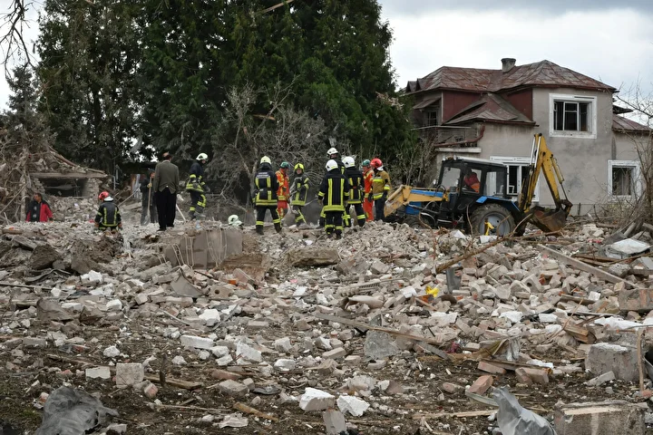 Zelenski: 'Ruslar 500'e yakın İHA ve 50'den fazla füze ile atak düzenledi' 5 zelenski ruslar 500e yakin iha ve 50den fazla fuze ile atak duzenledi 4 7bujHa9t