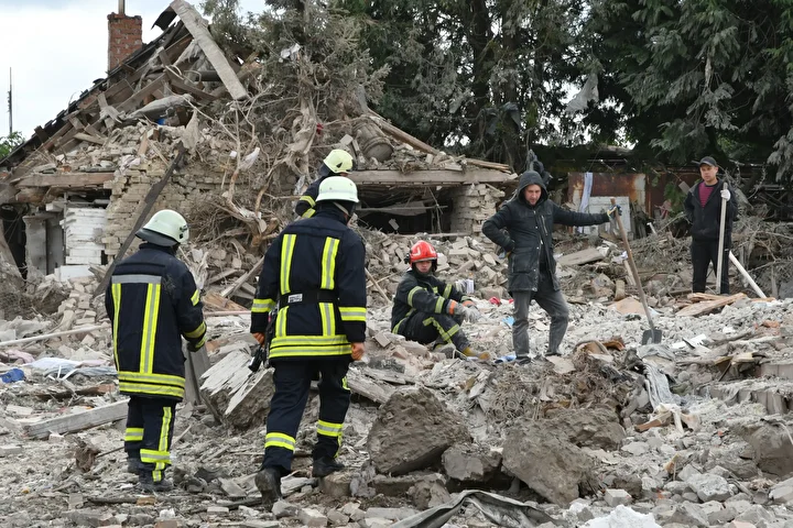 Zelenski: 'Ruslar 500'e yakın İHA ve 50'den fazla füze ile atak düzenledi' 8 zelenski ruslar 500e yakin iha ve 50den fazla fuze ile atak duzenledi 7
