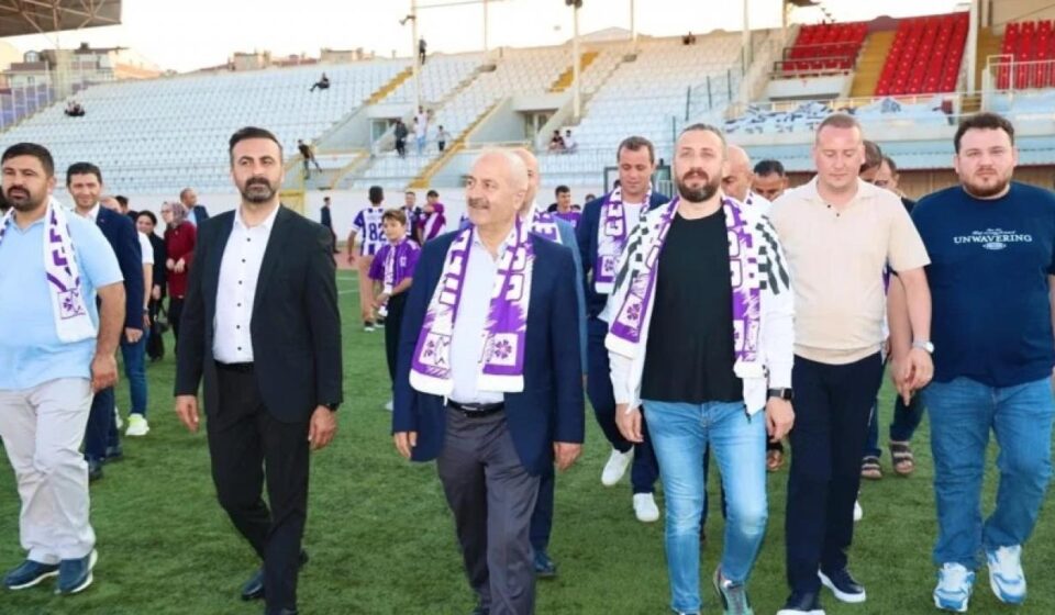 2 ligin surpriz grubunda genc lider sitem ederek kulupten ayrildi k3zSBnmy.jpg