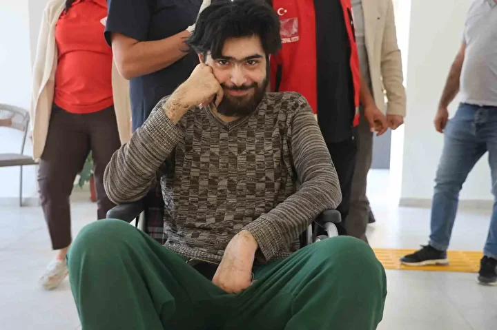 3 yıl sonra duş alıp tıraş olmuştu: Barış’ın annesi evladıyla ilgili tek bir şey istiyor 5 3 yil sonra dus alip tiras olmustu barisin annesi evladiyla ilgili tek bir sey JJHZOGjJ