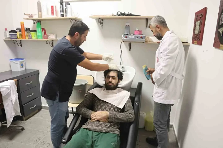 3 yildir konuttan cikmayan baris sonunda dus alip tiras oldu iste yeni hali 1 yW7VADTi