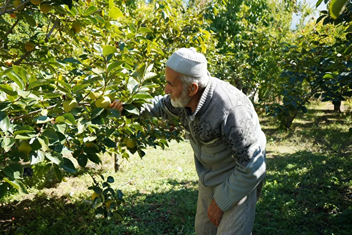 30 yildir tek kurus almiyor hayir bahcesinin duzgunluk bekcisi 3 r5lkYR7w