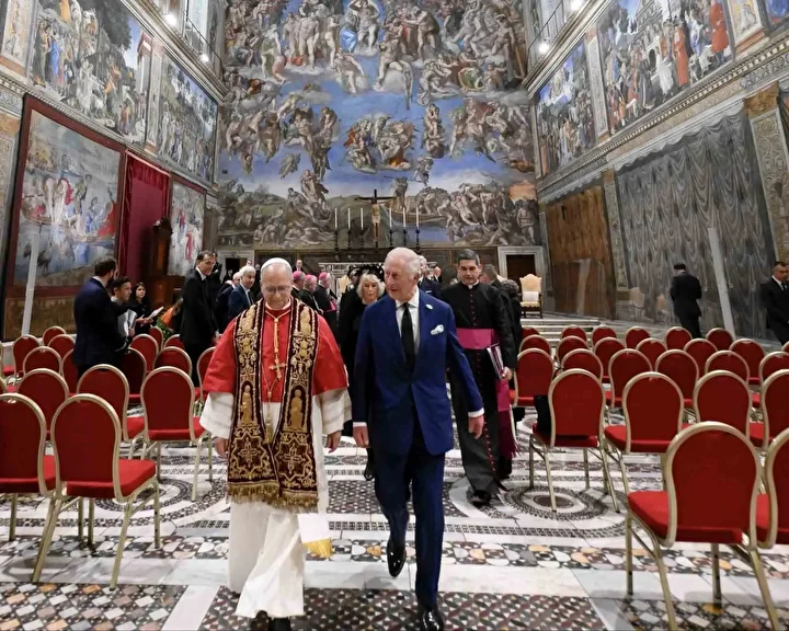 491 yil sonra bir birinci ingiltere hukumdari ile papa birlikte dua etti 5 qeVGrUyV