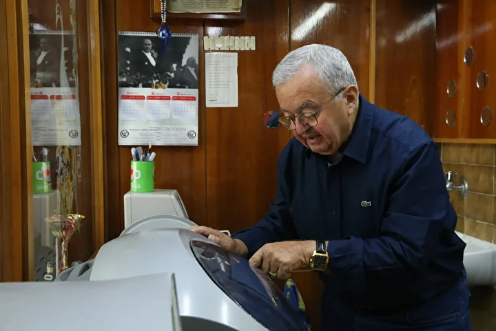 60 yildir surdurdugu meslegi parmak izlerini yok etti nufus mudurlugundeki isci saskina dondu 4