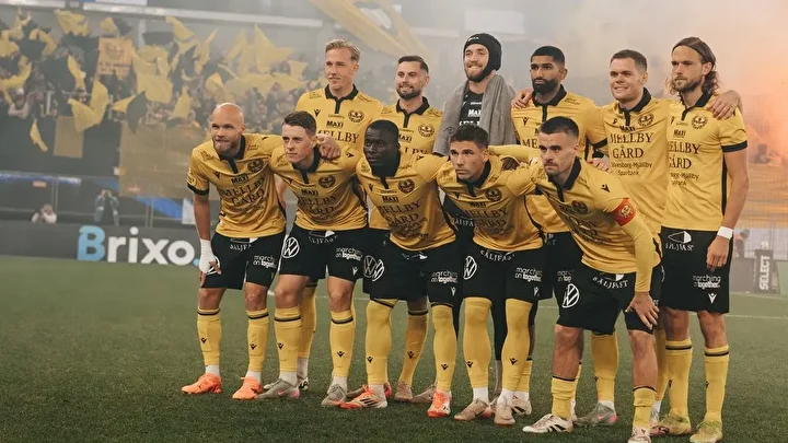 9 yil evvel dorduncu lige dusmeye oynuyorlardi 800 nufuslu koy sampiyonlar ligine gidiyor 0 PVQmaDST