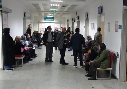 Acil servislerde ‘Covid’ yoğunluğu: ‘Yine varyantlarını görüyoruz!’ acil servislerde covid yogunlugu yine varyantlarini goruyoruz MIPTEC3B.jpg