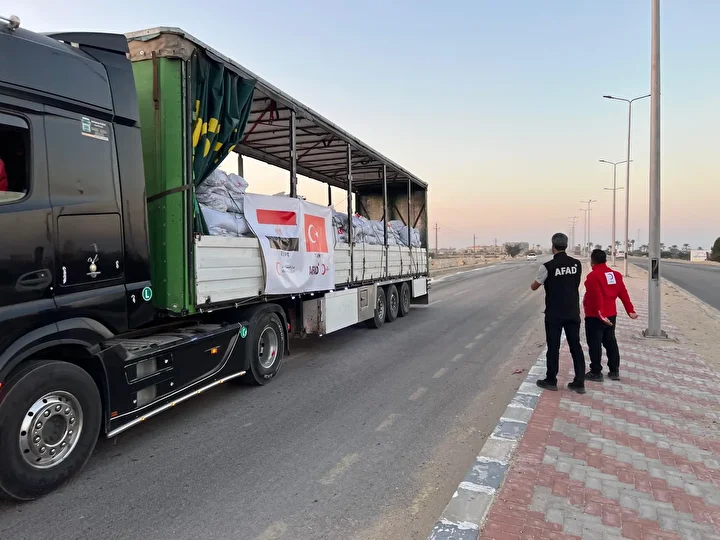 afaddan gazzeye bugun 17 tir besin ve 3 tir battaniye yardimi yapilacak 2 F6rPmrCr