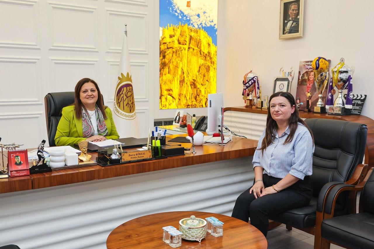 AK Parti'ye geçeceği tez edilmişti! Burcu Köksal'dan açıklama 2 ak partiye gececegi tez edilmisti burcu koksaldan aciklama 1 ap2kDV6z