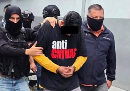 Alanda rakibini öldüren futbolcu tam 1 yıl sonra tutuklandı alanda rakibini olduren futbolcu tam 1 yil sonra tutuklandi LwlnwiQK.jpg