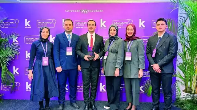 Albayrak Kümesi 6. kere ‘İnsana Hürmet Ödülü’nün sahibi oldu albayrak kumesi 6 kere insana hurmet odulunun sahibi oldu sf3X48uS.webp