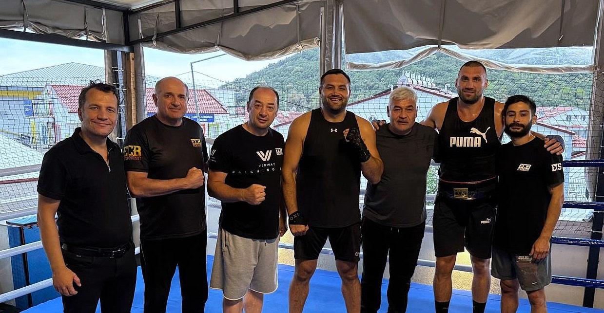 almanyadaki turk kulubunun boksorlerinden ikili nakavt 1 Z9Njfd6B