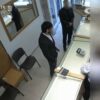 altin bozdurma mazeretiyle girdiler 1 kilo altin ve 300 bin lira caldilar 8jzYkldt.jpg