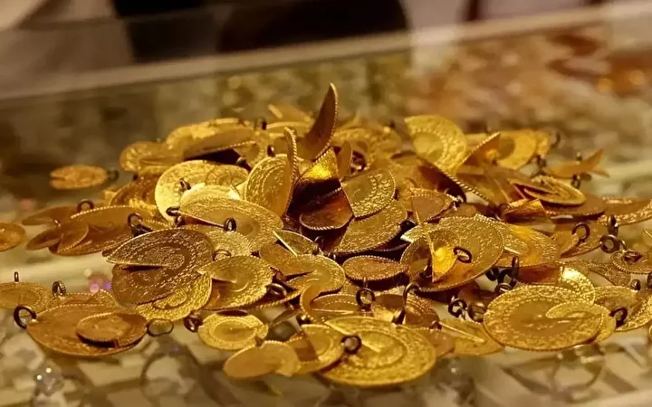 altinda rekor ustune rekor ceyrek 10 bin lirayi cumhuriyet altin ise 40 bin lirayi OPv8yLTJ