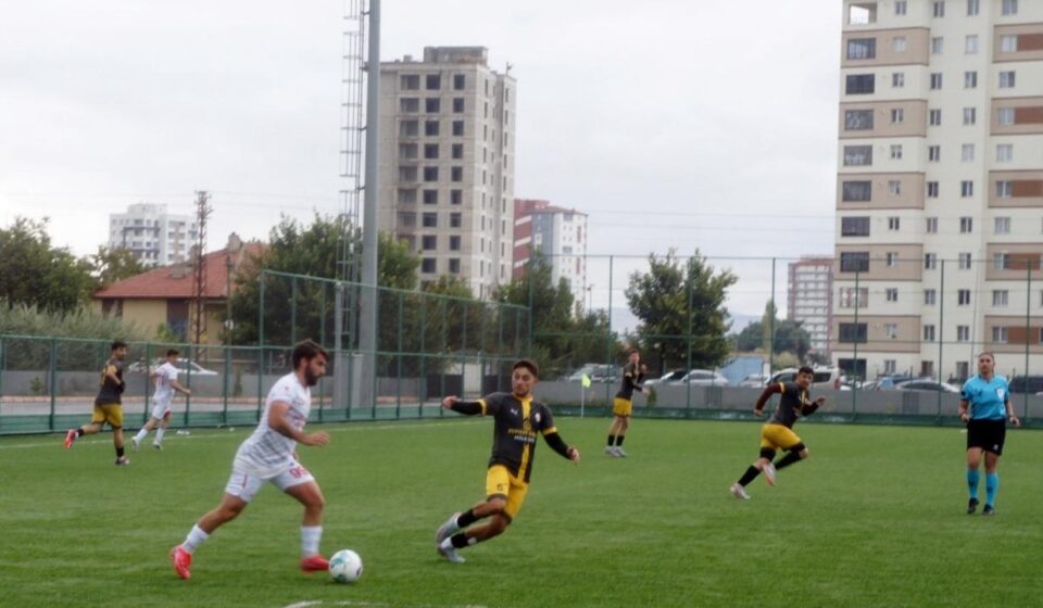 Amatörde çılgın düello! 10 golün atıldığı maçı 7-3 kazandılar amatorde cilgin duello 10 golun atildigi maci 7 3 kazandilar sgs6FYuC.jpg