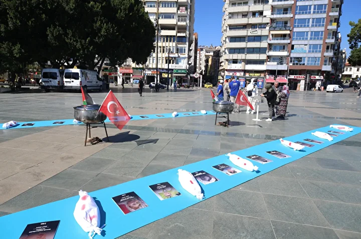 antalyada gazzeye dayanak icin gazzeye acilan kapi aktifligi duzenlendi 1 e2iH287B