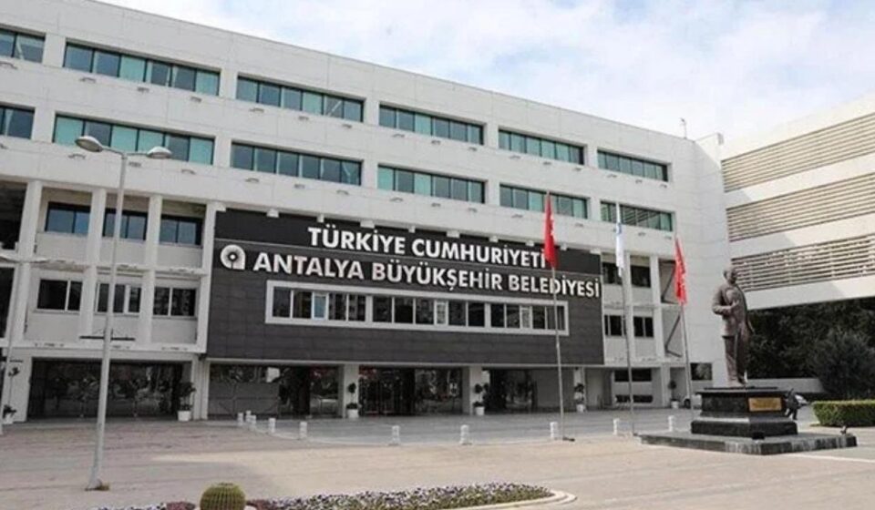 antalyada rusvet sorusturmasi 3 kuskulu tutuklandi CkBNAYzE.jpg