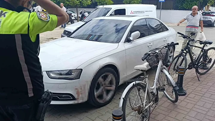 Araç tekerindeki kan polisi harekete geçirdi: Gerçek kısa müddette ortaya çıktı 5 arac tekerindeki kan polisi harekete gecirdi gercek kisa muddette ortaya cikti 4 YBc3mchr