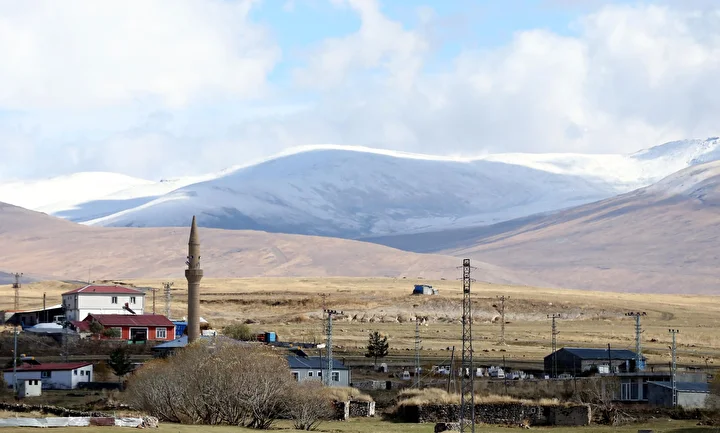 Ardahan'da zirveler beyaza büründü 2 ardahanda zirveler beyaza burundu 1
