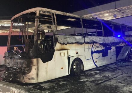 AŞTİ’de park halindeki yolcu otobüsü yandı astide park halindeki yolcu otobusu yandi tpMnvk9d.jpg