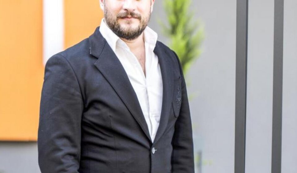 Atış Küme CEO’su Ahmet Atış gözaltına alındı atis kume ceosu ahmet atis gozaltina alindi Hfldl7LE.jpg