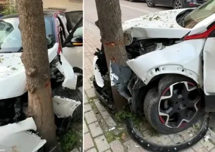 avcilarda soforunun fren yerine gaza bastigi araba agaca carpti UgqRNDSL.webp