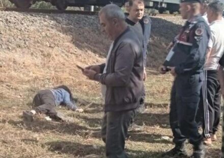 aydinda muthis olay torununu kurtarmak icin vefata atladi CYSjjR2Q.jpg
