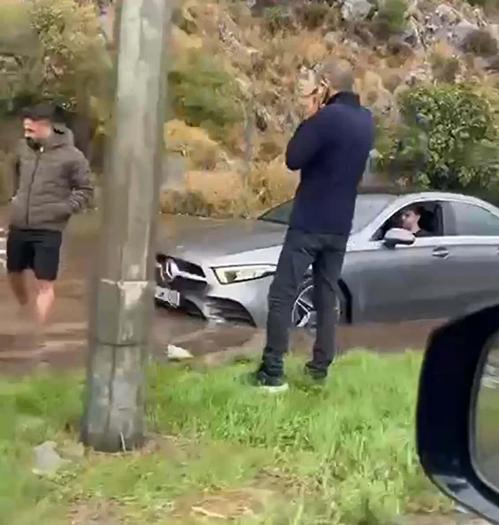 Aydın'da sağanak sonrası heyelan oluştu 2 aydinda saganak sonrasi heyelan olustu 1