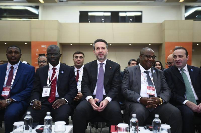 bakan bayraktar turkiyenin yurt disinda birinci altin uretimi cok yakinda basliyor 0 J4cmsceF