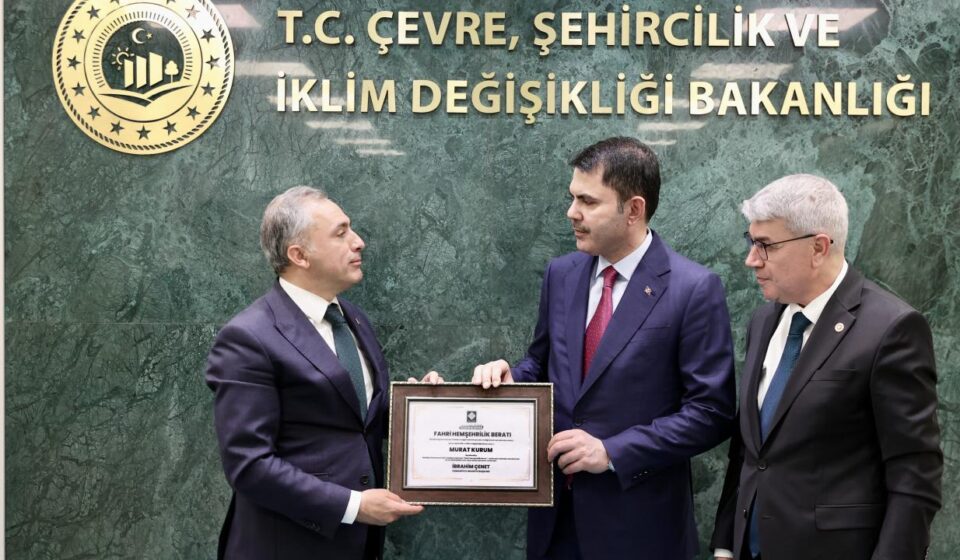 bakan kuruma osmaniyeden fahri hemsehrilik berati 4LXuVLON.jpg