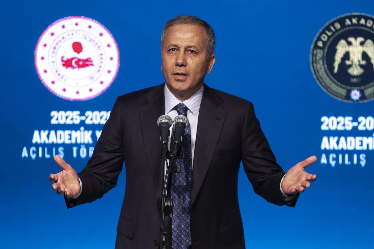 Bakan Yerlikaya: Asıl görevimiz hatası doğmadan önlemektir 2 bakan yerlikaya asil gorevimiz hatasi dogmadan onlemektir 1 dvOKYcgQ
